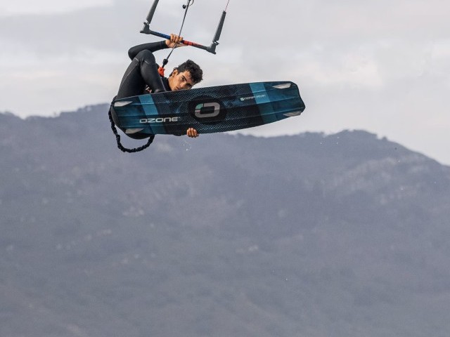 Ozone Torque V4 2025: big air и freestyle twin-tip для продвинутого freeride - фото 5